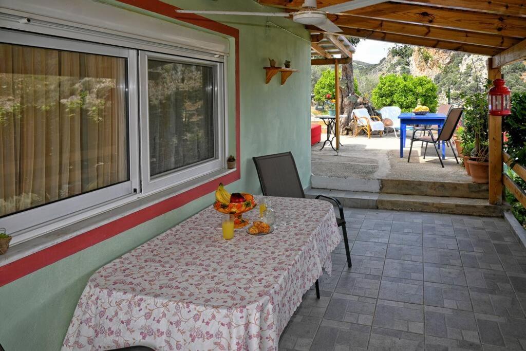 Old Castle & Mountain Wiew Apartment Heraklion  Exterior photo